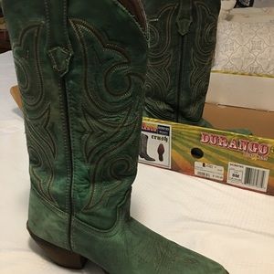 Women’s rustic, shabby chic Turquoise Cowgirl boots